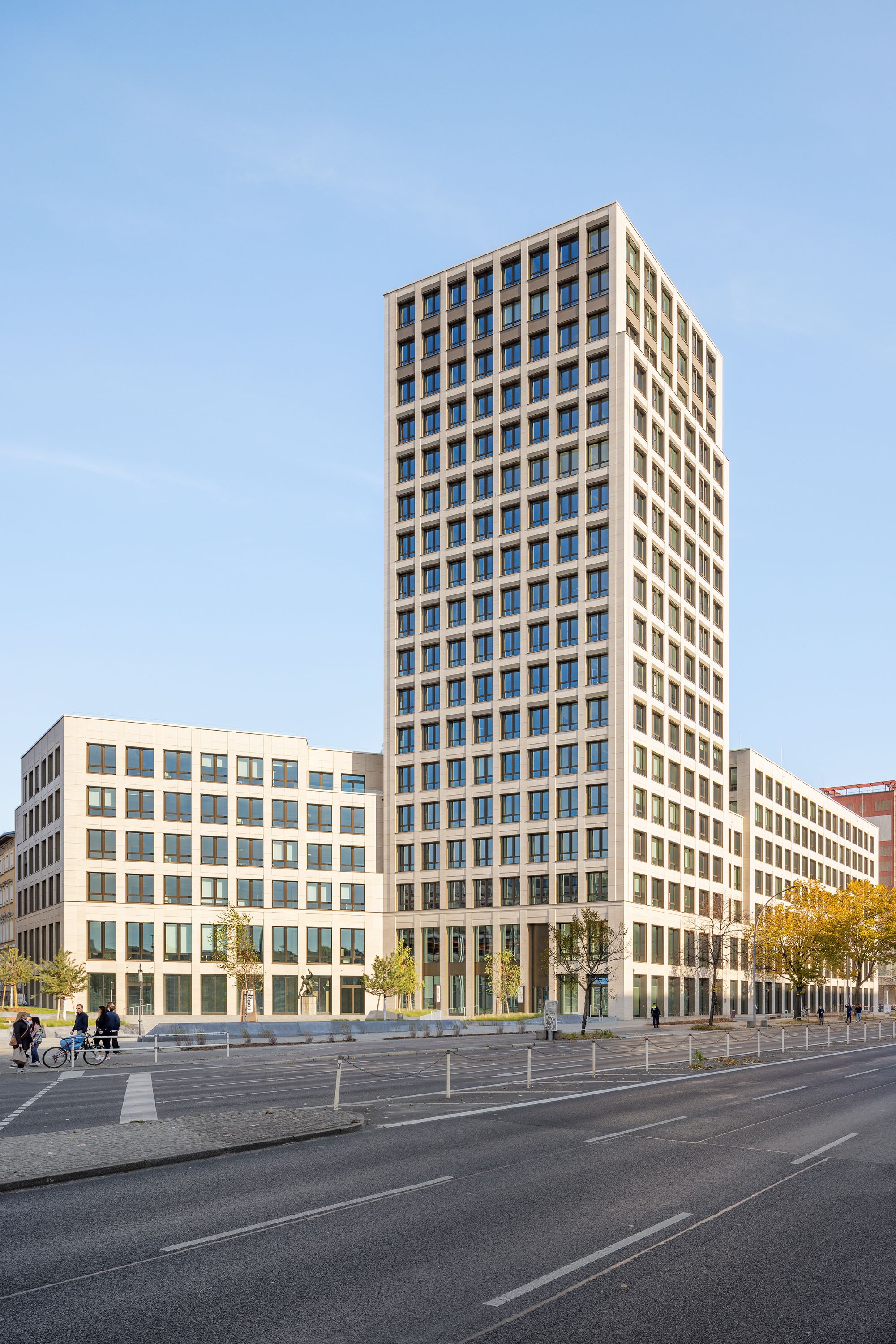 Das Quartier am Rathauspark in Berlin-Friedrichshain zeigt die Erfahrung von Baumschlager Eberle Architekten mit gemischt genutzten innerstädtischen Quartieren | Ulrich Schwarz